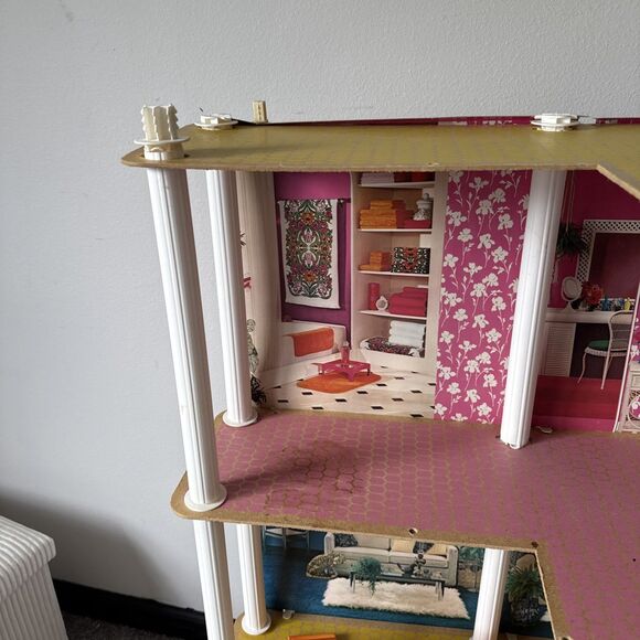 Barbie’s Townhouse 3 1/2 Feet High! Vintage 1970’s Almost Complete - Picture 7 of 9